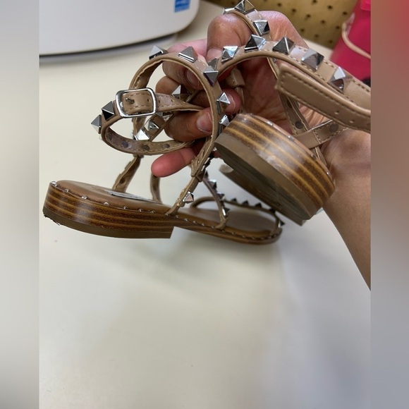 Steve Madden Travel Tan - Picture 5 of 6